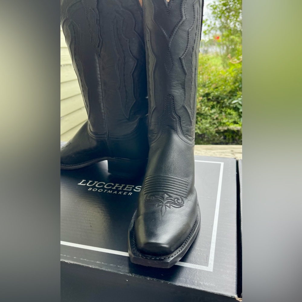 LUCCHESE®
BOOTMAKER GRACE BOOTS